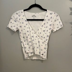 White Floral V-Neck Crop Top Baby Tee Blouse (Small)/ Hollister